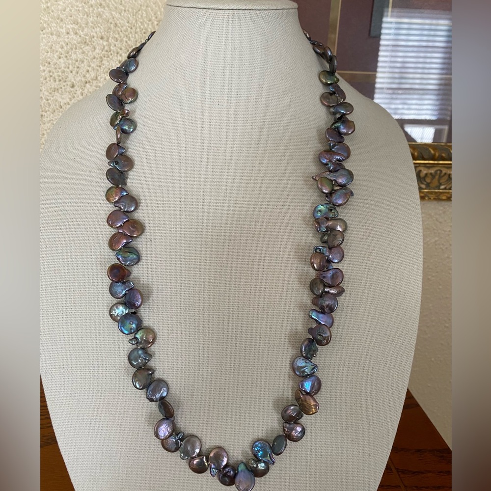 Freshwater coin pearlnecklace